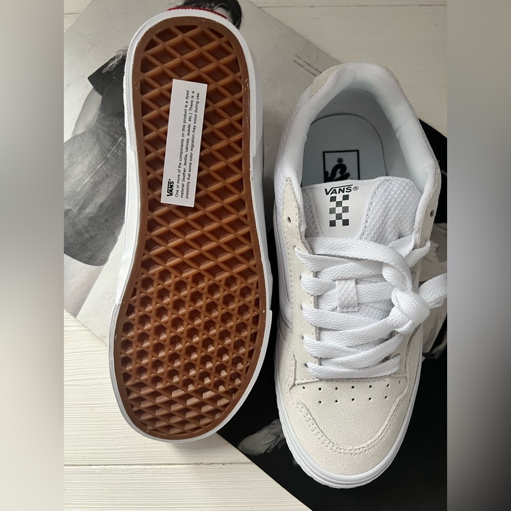 Vans Women's Cream and White Sneakers - Picture 4 of 5